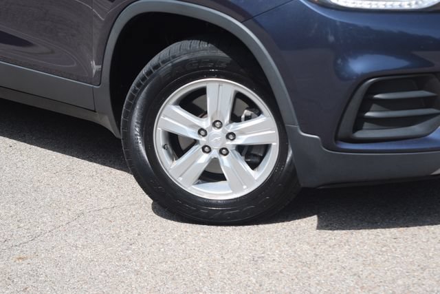 Used 2019 Chevrolet Trax LT w/ Sun & Sound Package AWD/4WD image 29