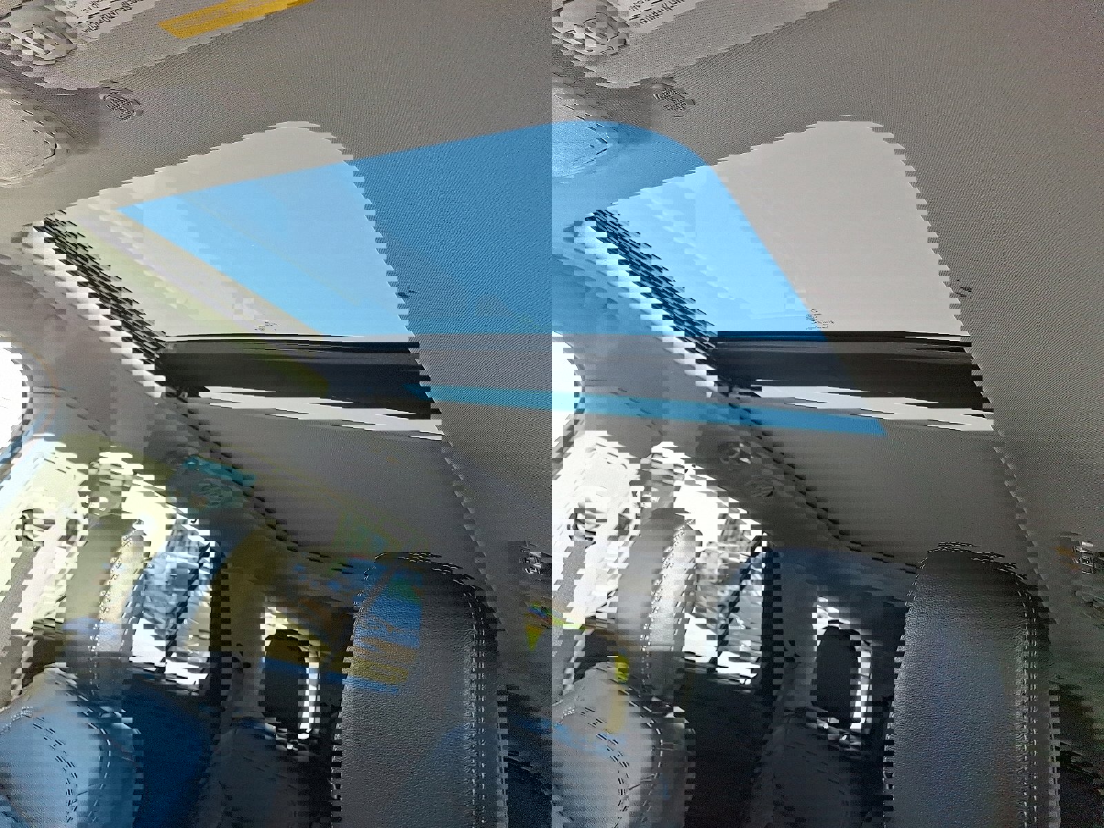 Used 2022 Ford Explorer Limited w/ Equipment Group 301A image 14