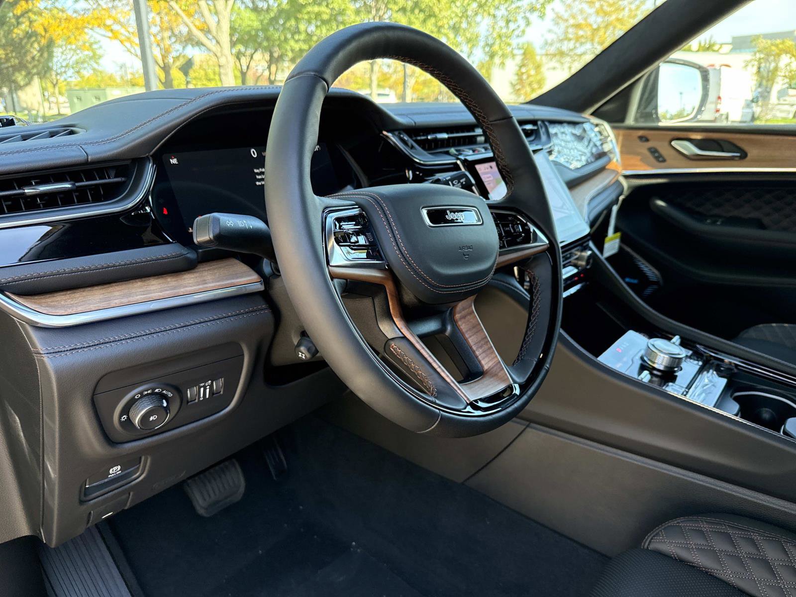 New 2025 Jeep Grand Cherokee Summit image 23