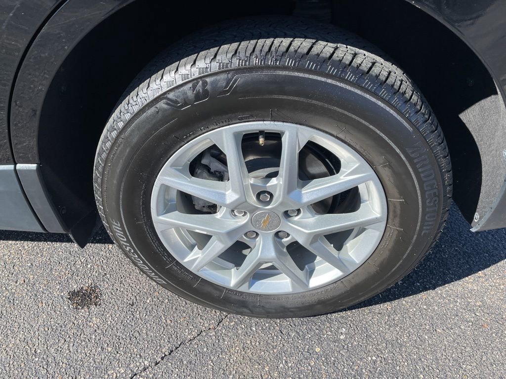 Used 2023 Chevrolet Equinox LS image 4