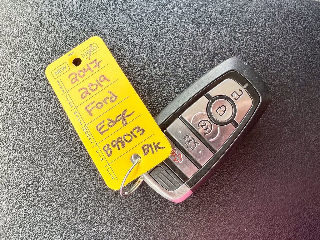 Used 2019 Ford Edge Titanium w/ Equipment Group 301A image 38