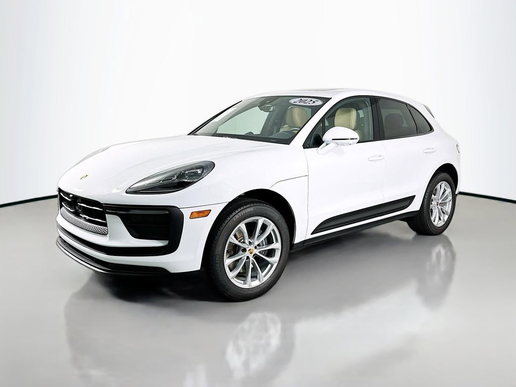 Used 2025 Porsche Macan image 1