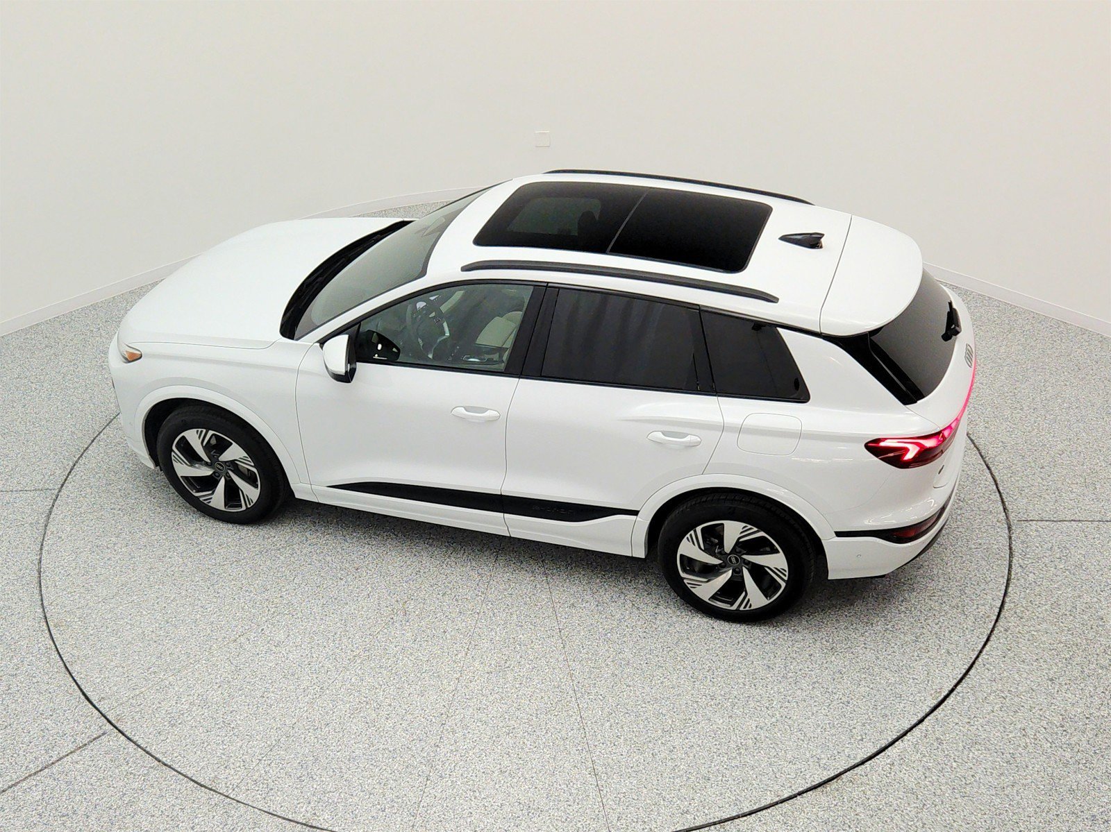 Used 2025 Audi Q6 e-tron Premium Plus AWD/4WD image 29