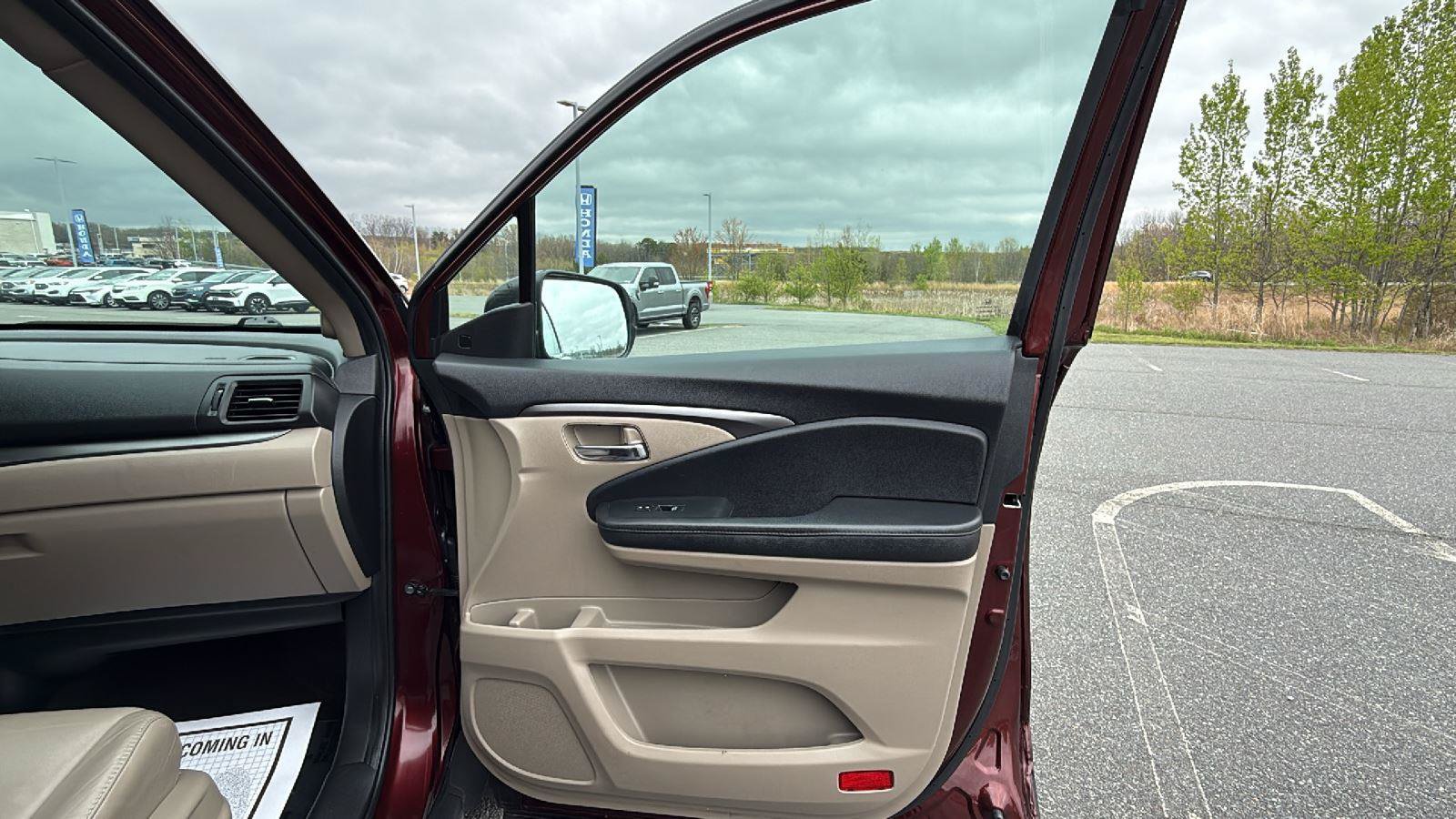 Used 2022 Honda Pilot Special Edition image 17