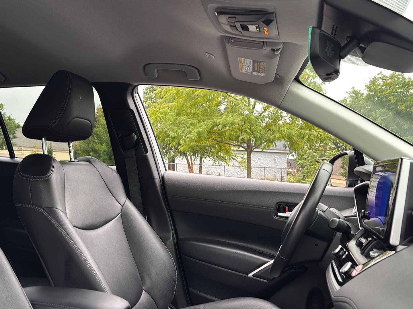 Used 2025 Toyota Corolla Cross XLE AWD/4WD image 13