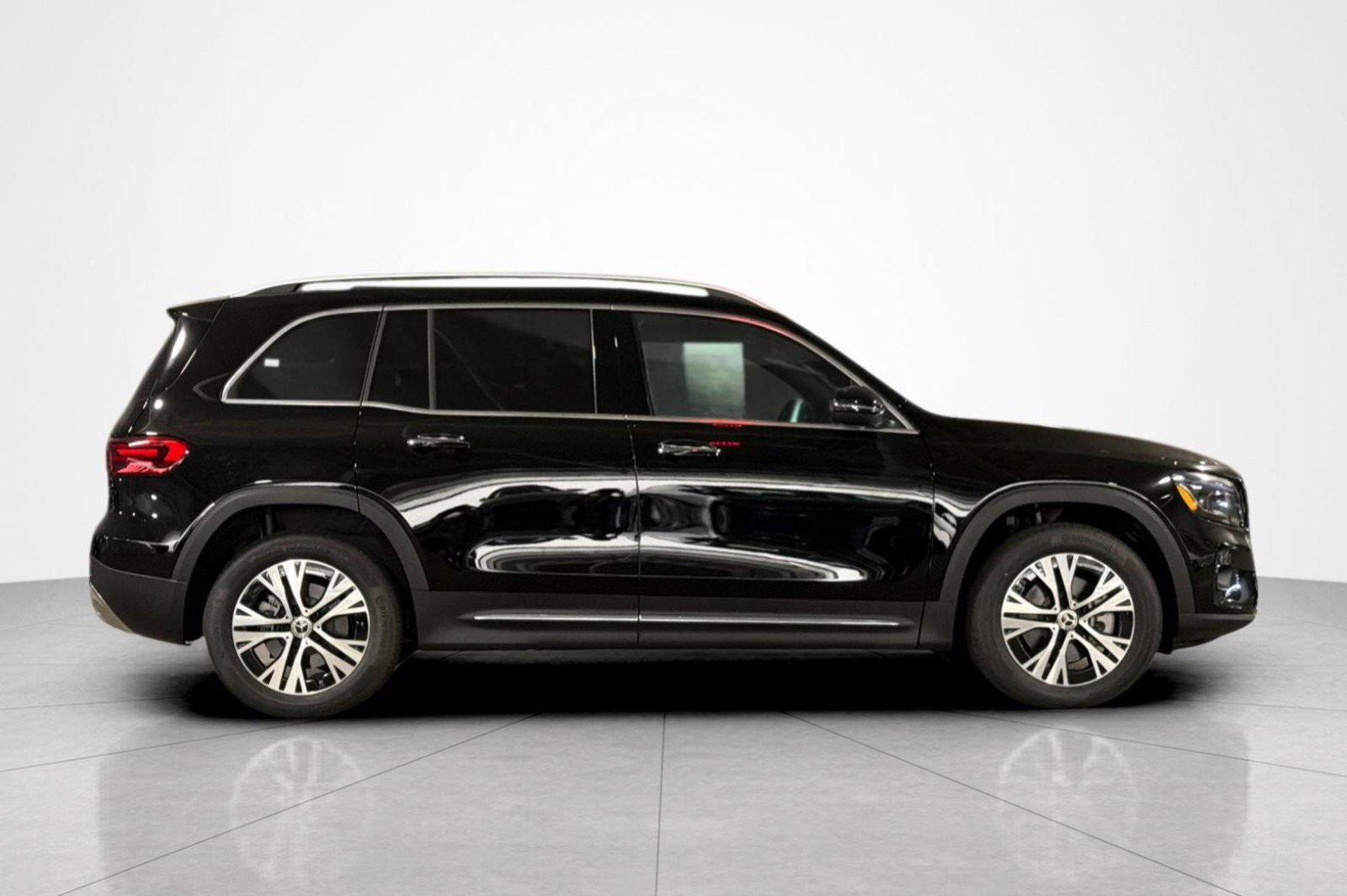 New 2025 Mercedes-Benz GLB 250 image 6