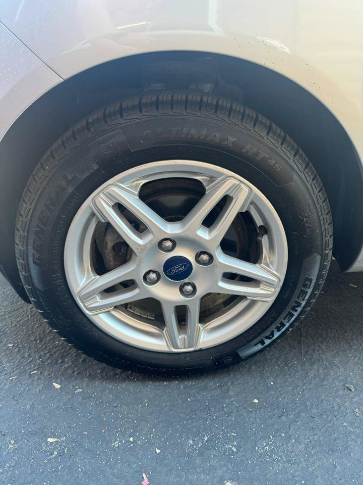 Used 2017 Ford Fiesta SE w/ Cold Weather Package FWD image 17