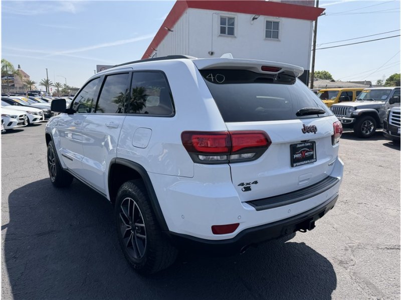Used 2019 Jeep Grand Cherokee Trailhawk w/ Trailhawk Luxury Group AWD/4WD image 4