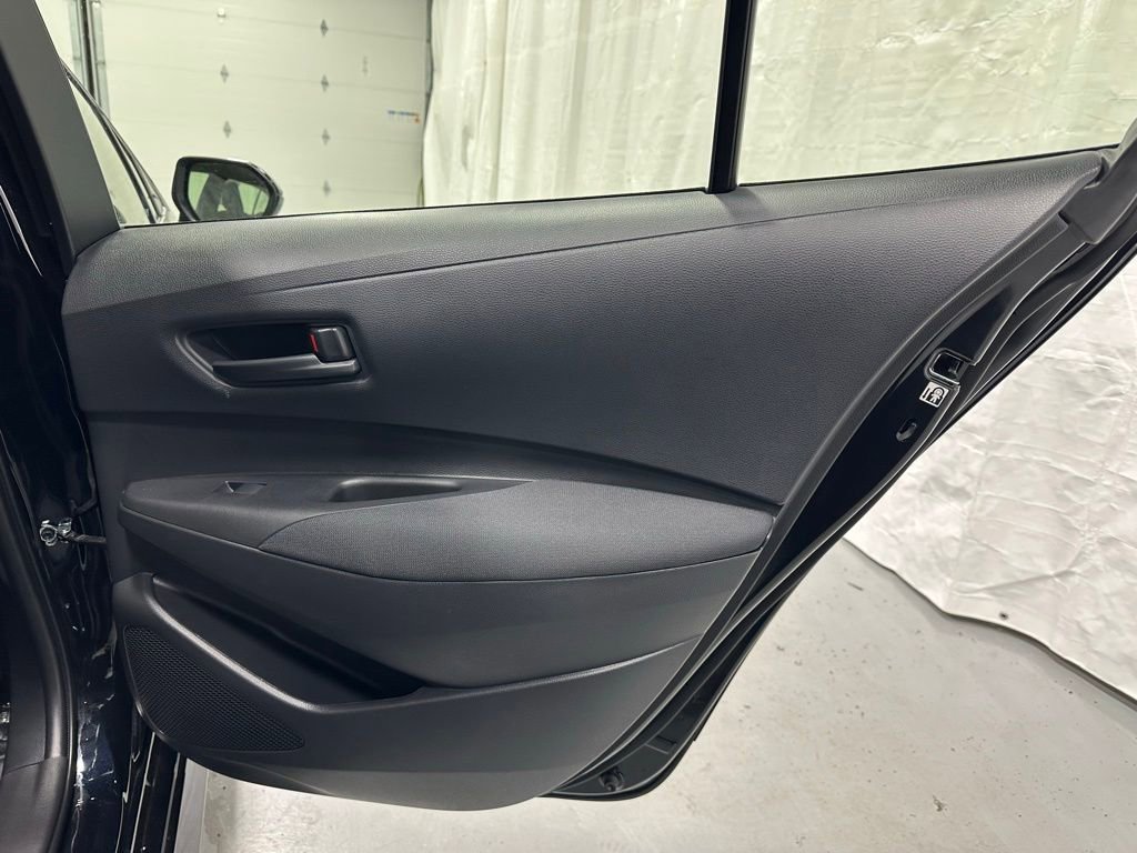 Used 2025 Toyota Corolla LE image 47