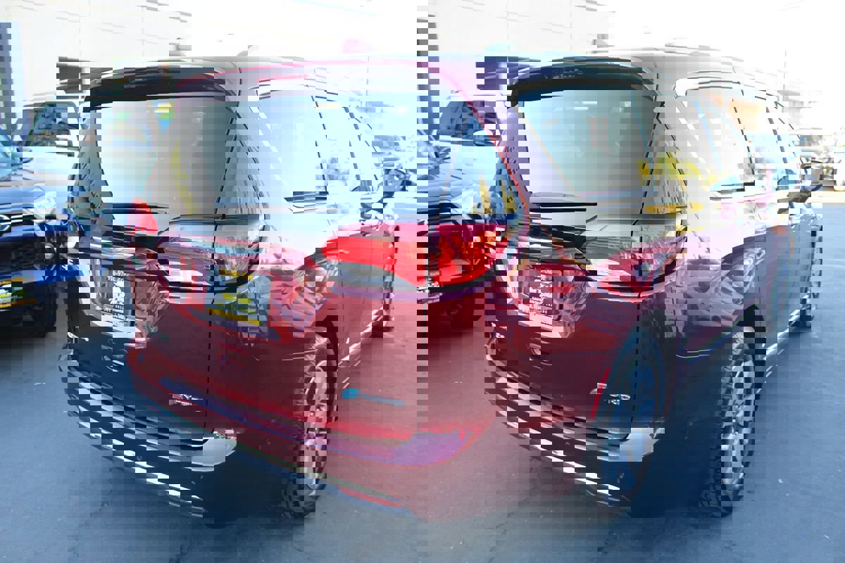 Used 2017 Chrysler Pacifica Platinum image 7