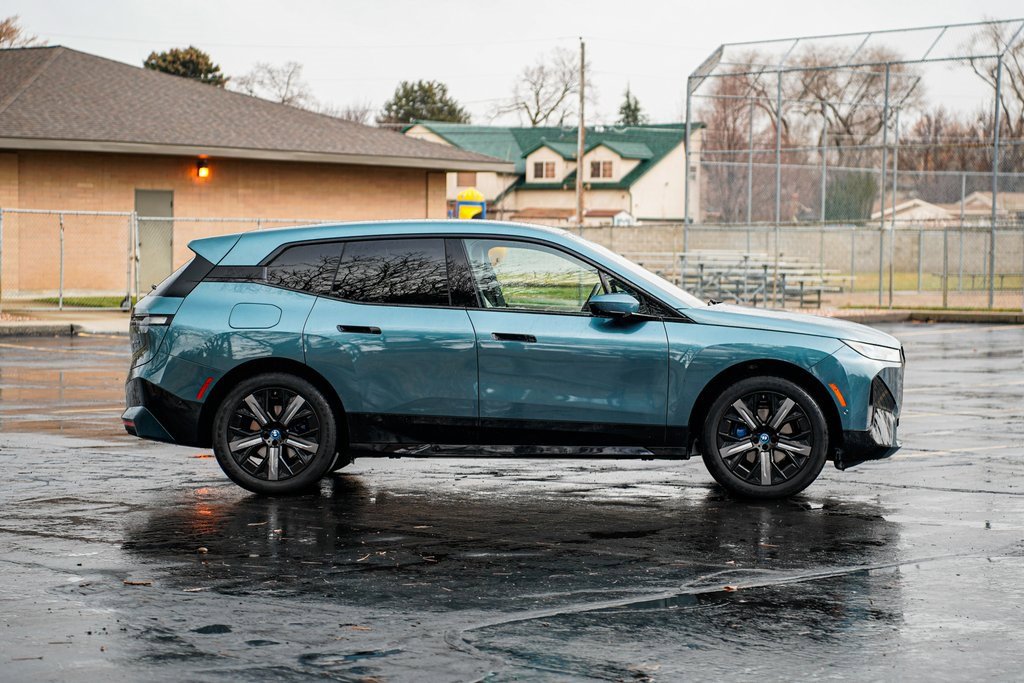 Used 2025 BMW iX xDrive50 w/ Premium Package image 4