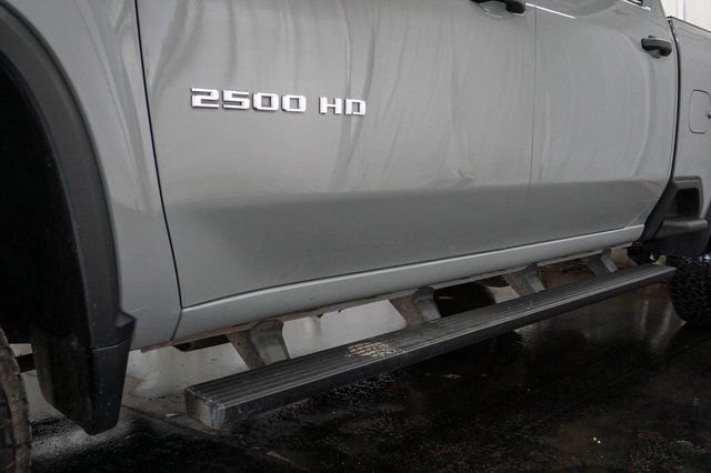 Used 2025 Chevrolet Silverado 2500 Custom image 9