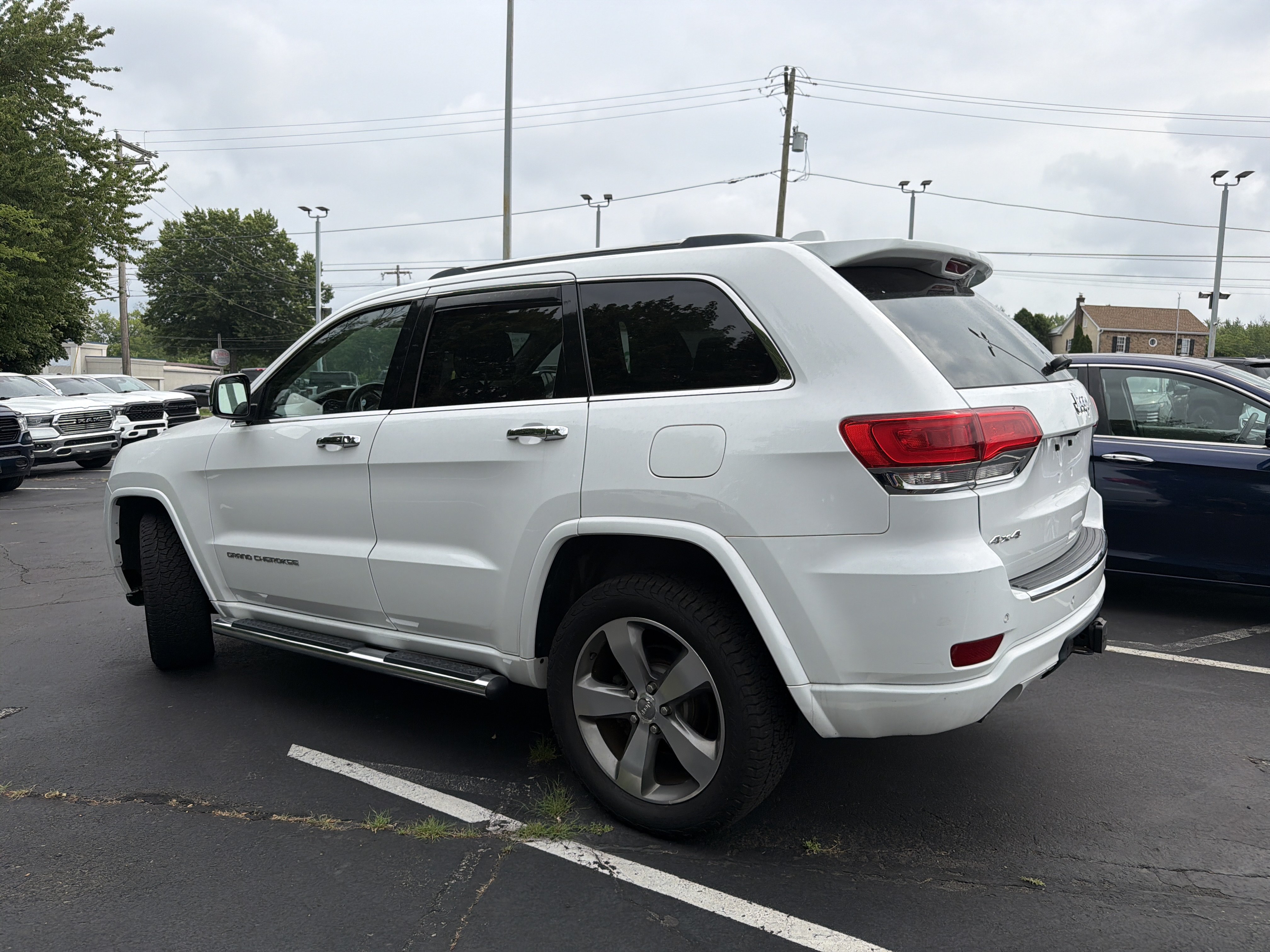 Used 2015 Jeep Grand Cherokee Overland w/ Advanced Technology Group AWD/4WD image 42