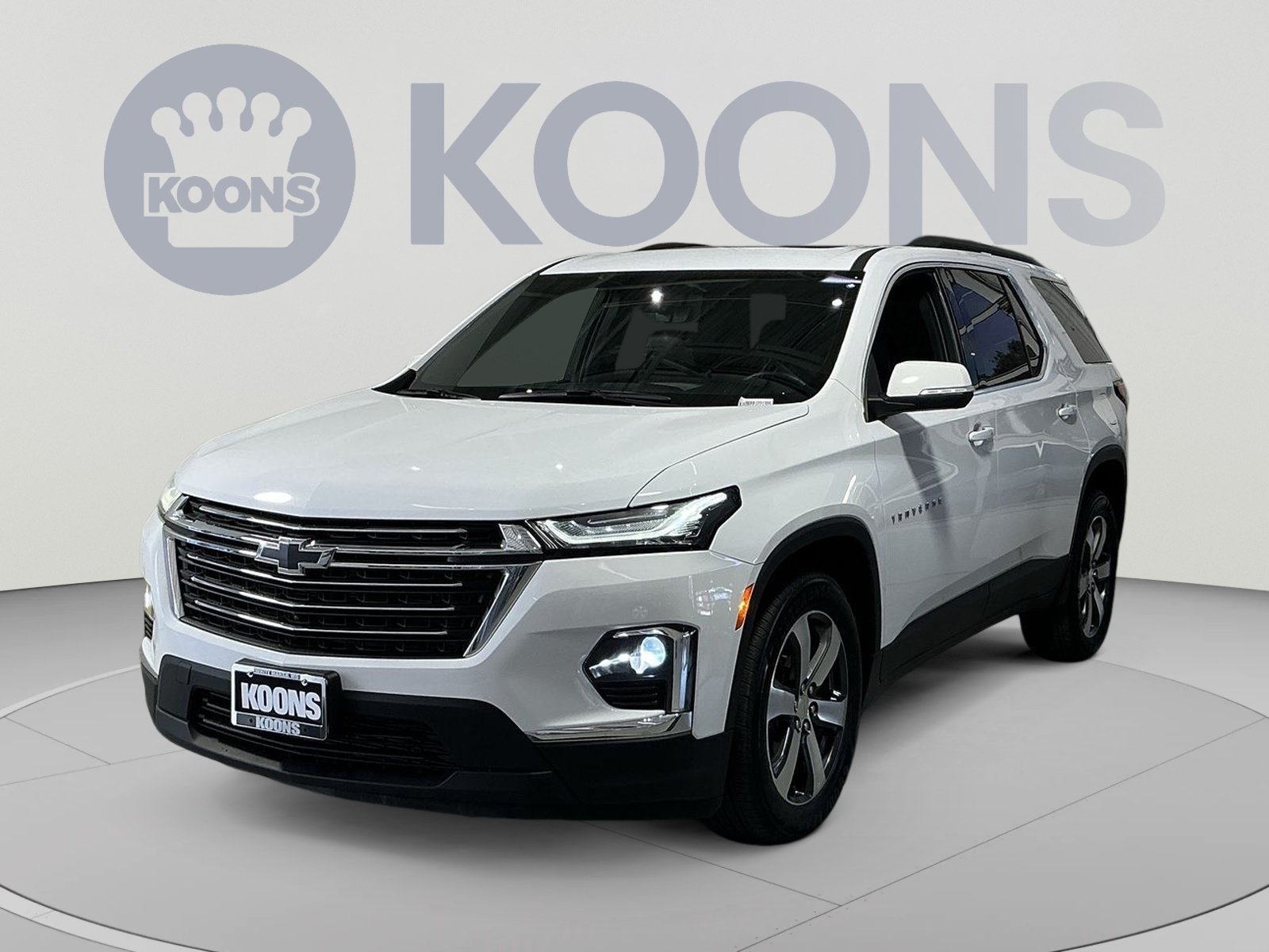 Used 2023 Chevrolet Traverse LT w/ LT Premium Package AWD/4WD image 1