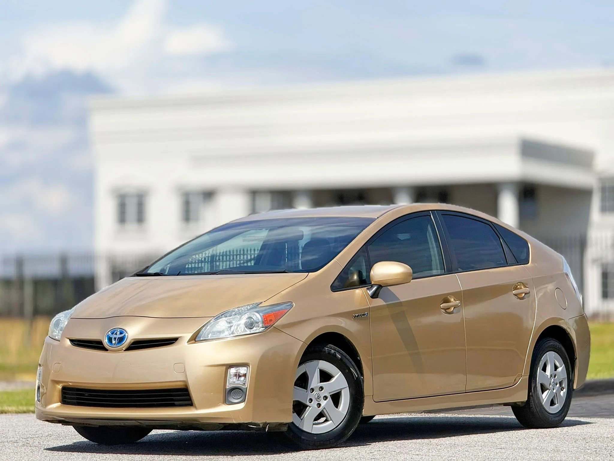 Used 2010 Toyota Prius Three image 1