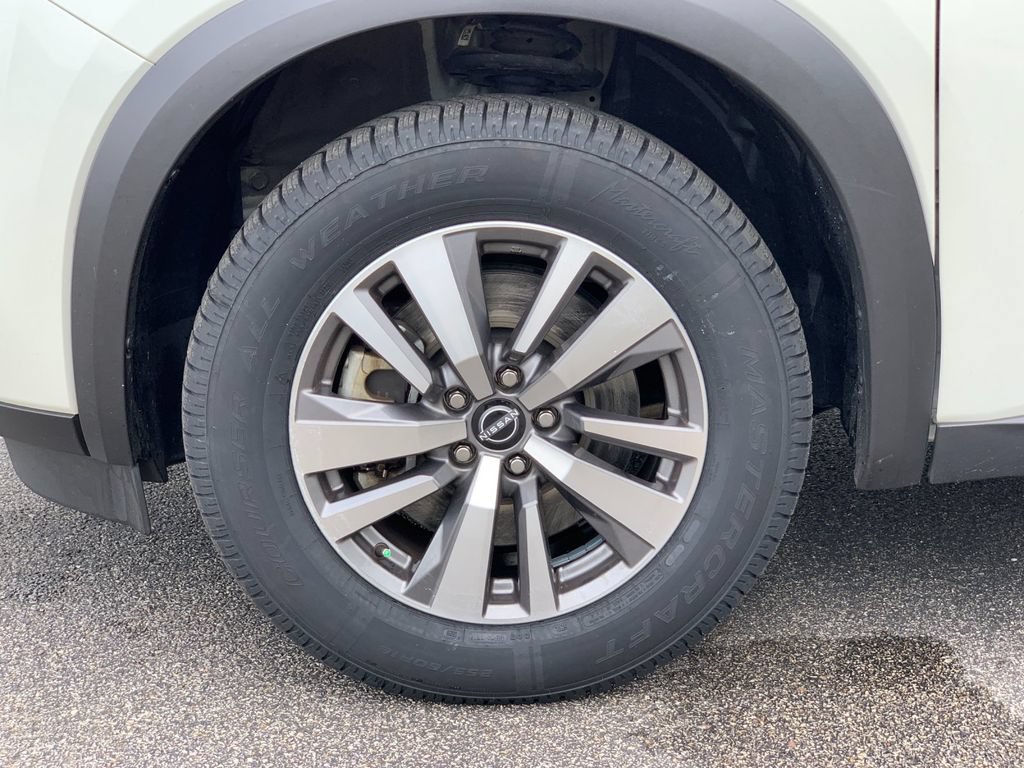 Used 2023 Nissan Pathfinder SL AWD/4WD image 34