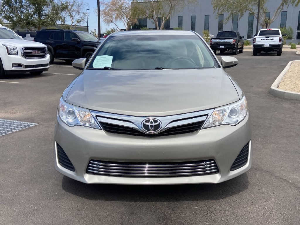 Used 2014 Toyota Camry LE FWD image 3