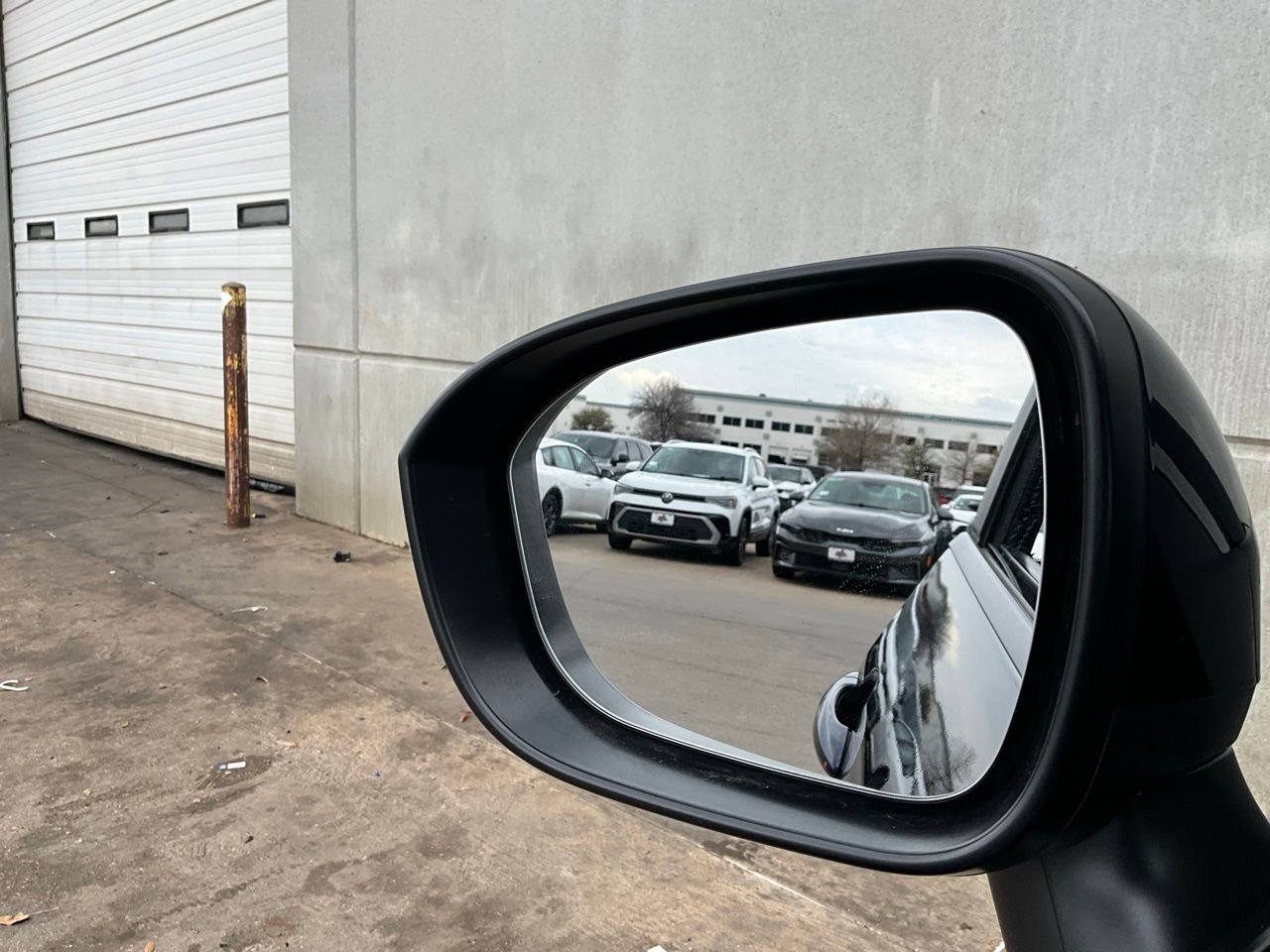 Used 2025 Nissan Rogue SV image 19