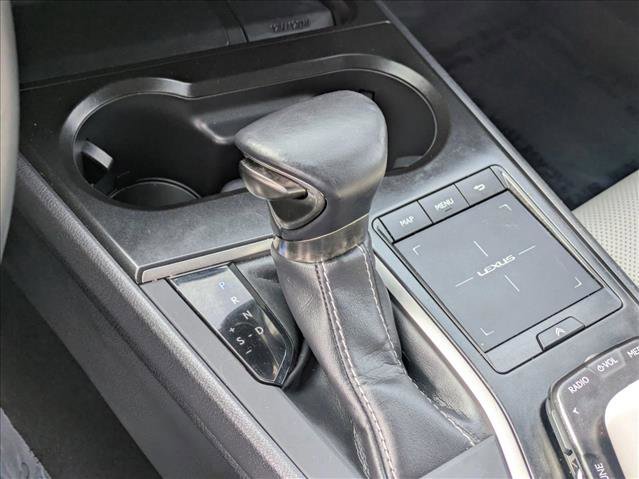 Used 2019 Lexus UX 250h image 16