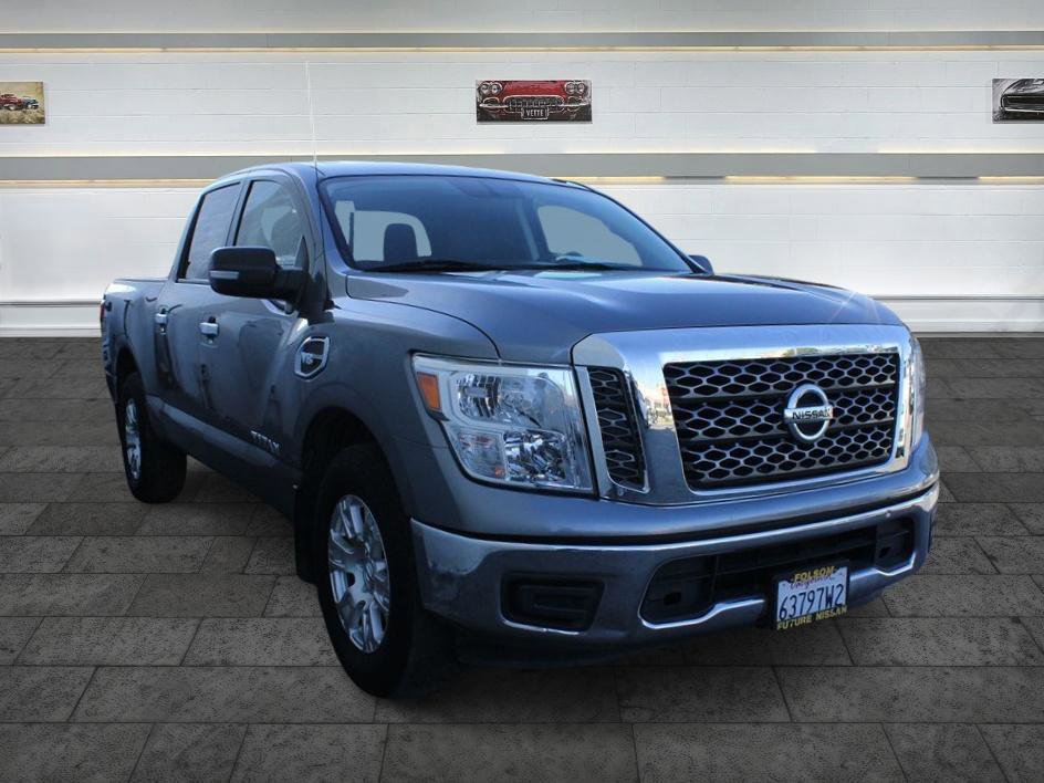 Used 2017 Nissan Titan SV image 1