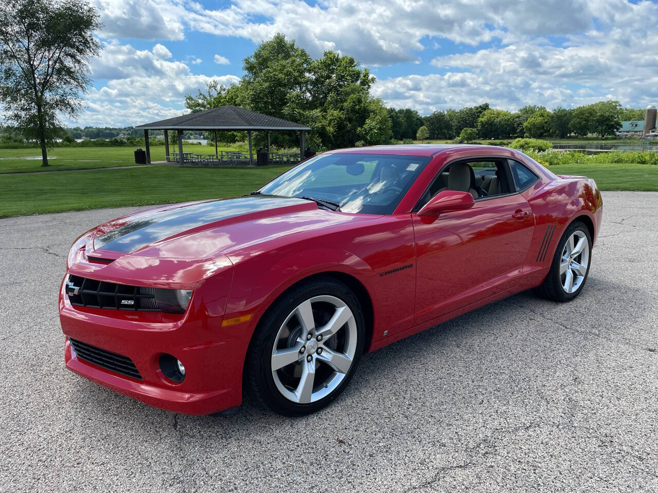 Used 2010 Chevrolet Camaro SS w/ LPO, Ground Effects Package RWD image 65