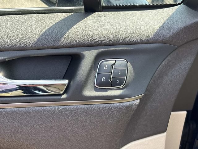 Used 2018 Lincoln MKC Reserve FWD image 25