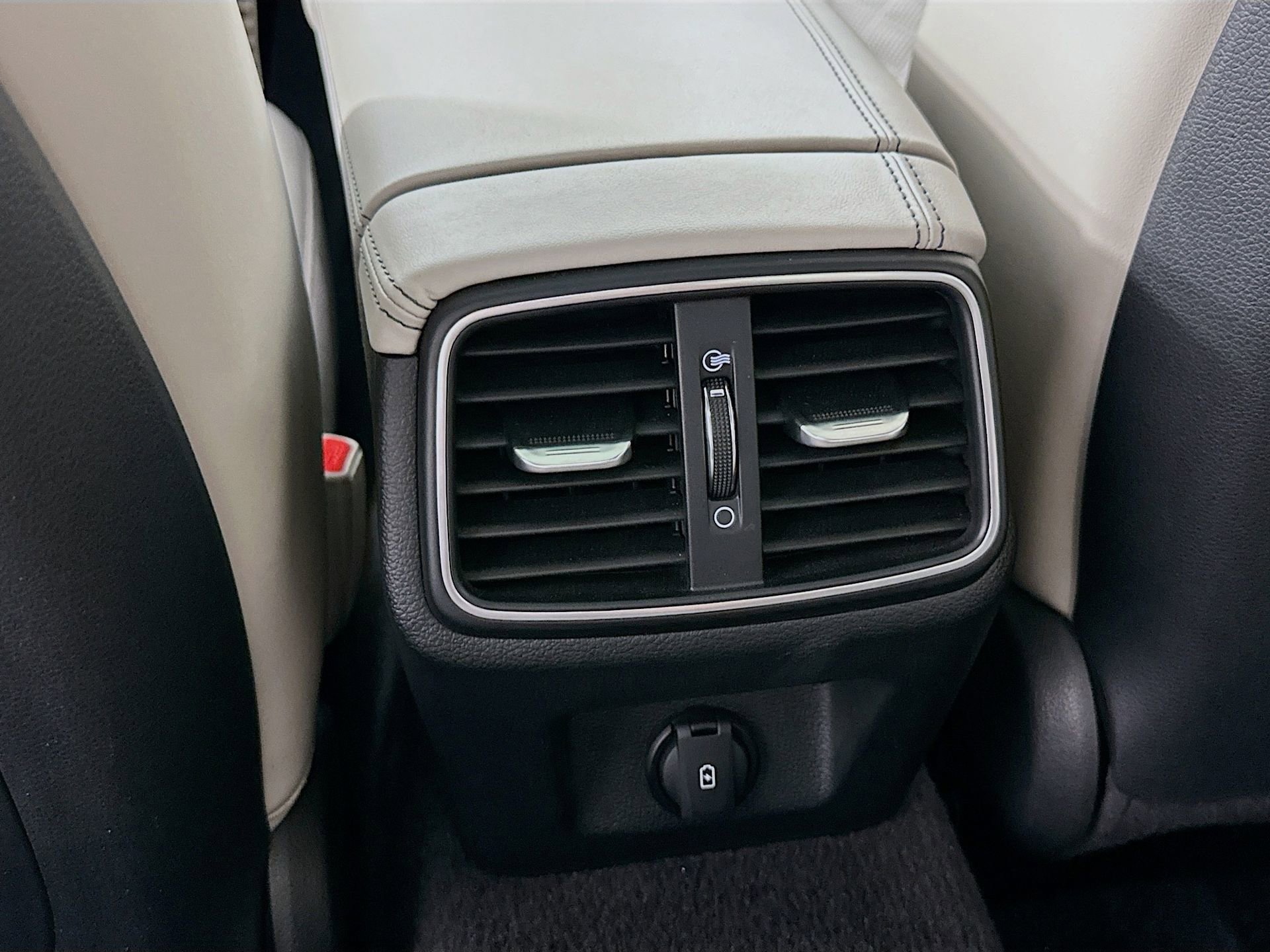 Used 2022 Genesis G70 3.3T w/ Sport Prestige Package image 28