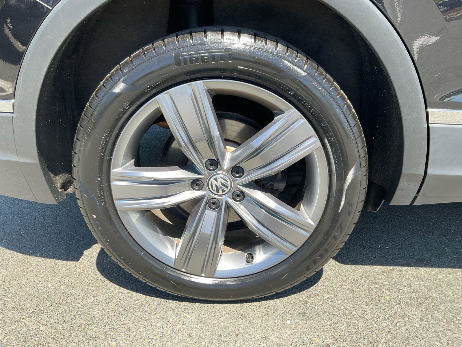 Used 2020 Volkswagen Tiguan SEL AWD/4WD image 16