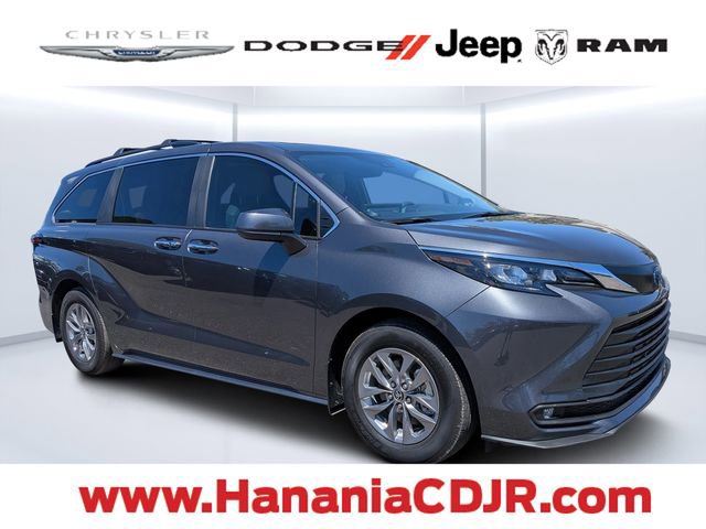 Used 2025 Toyota Sienna XLE w/ XLE Plus Package
