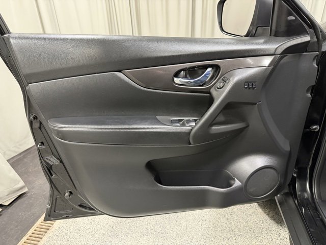 Used 2019 Nissan Rogue SV w/ Premium Package image 20