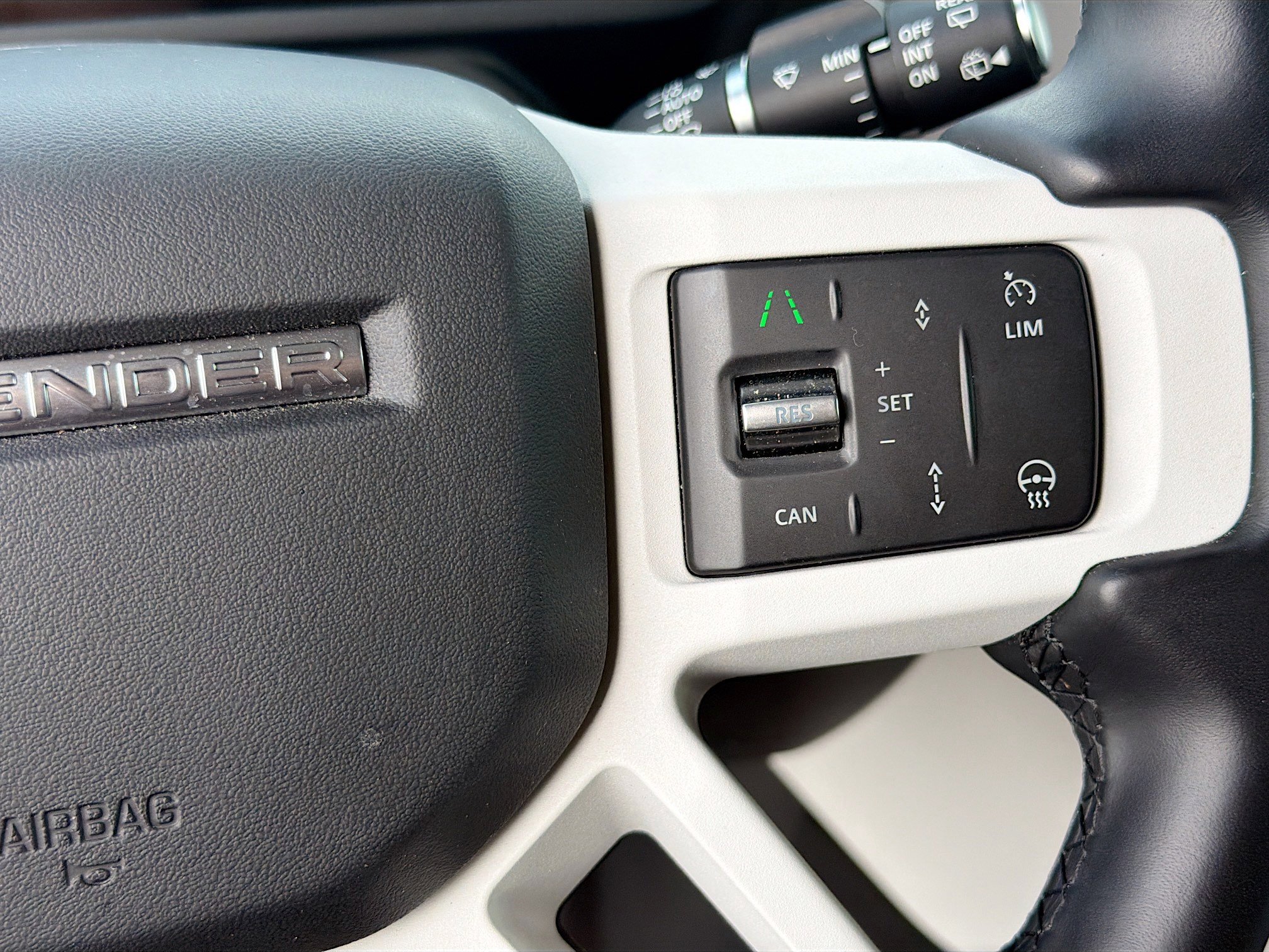 Used 2025 Land Rover Defender 110 S image 38