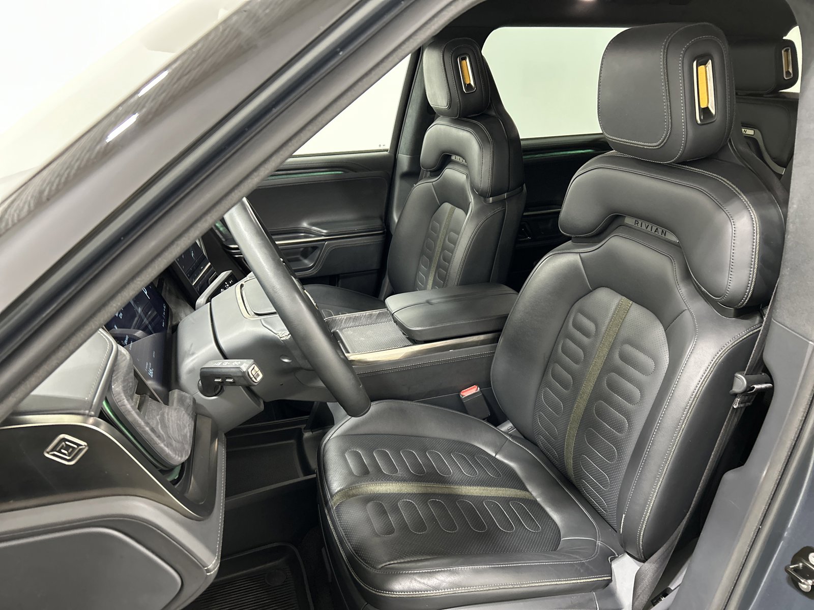 Used 2022 Rivian R1S Launch Edition image 20