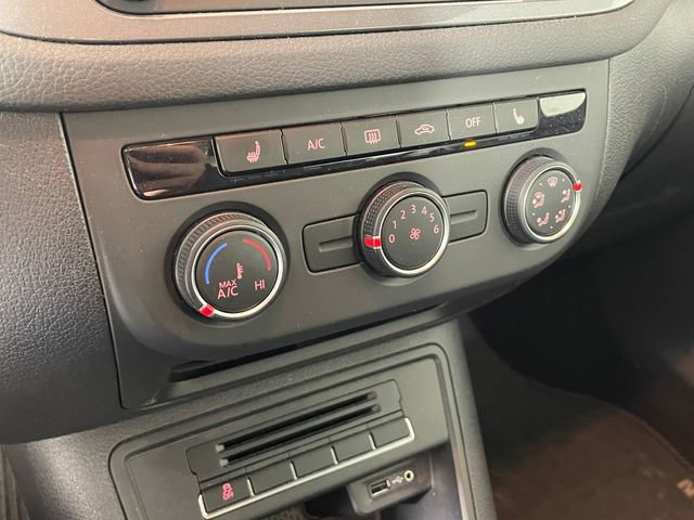 Used 2017 Volkswagen Tiguan S image 8