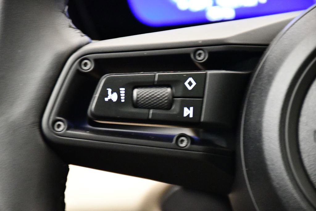 Used 2025 Porsche Macan 4S Electric image 25