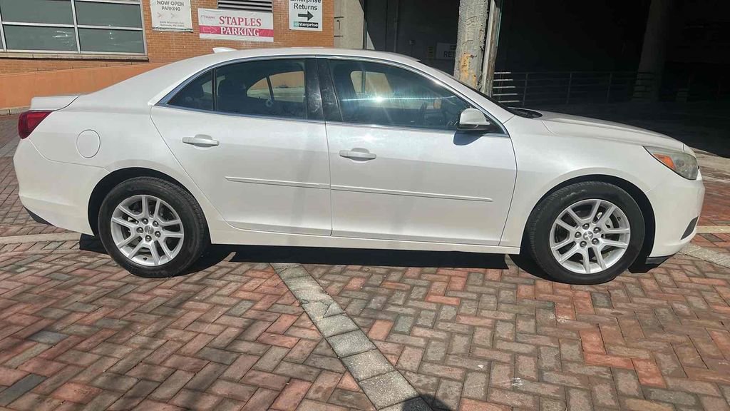 Used 2015 Chevrolet Malibu LT image 8