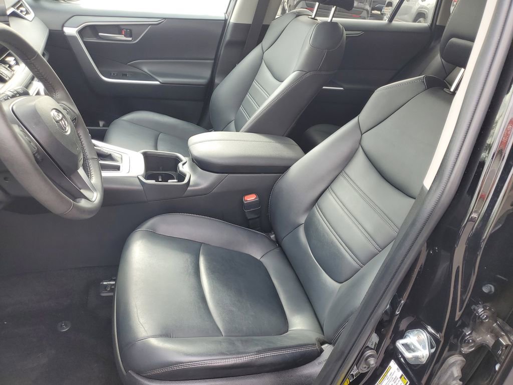 Used 2024 Toyota RAV4 XLE Premium image 9