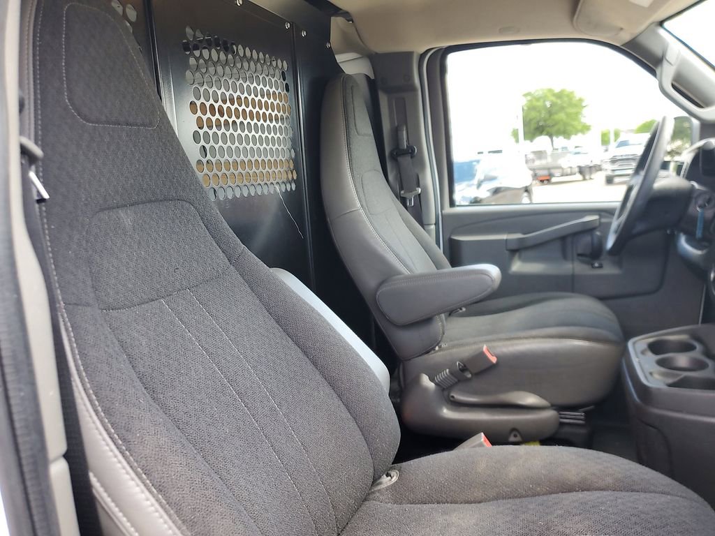 Used 2024 GMC Savana 2500 w/ Driver Convenience Package image 11