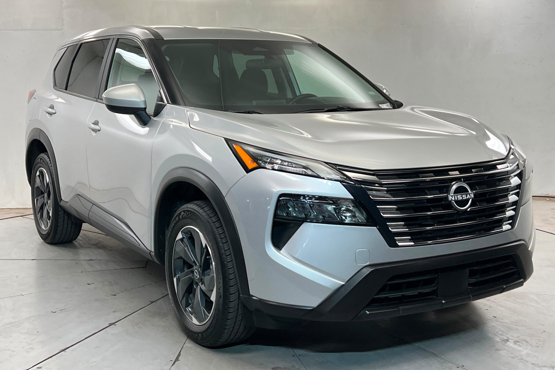 Used 2025 Nissan Rogue SV AWD/4WD image 7