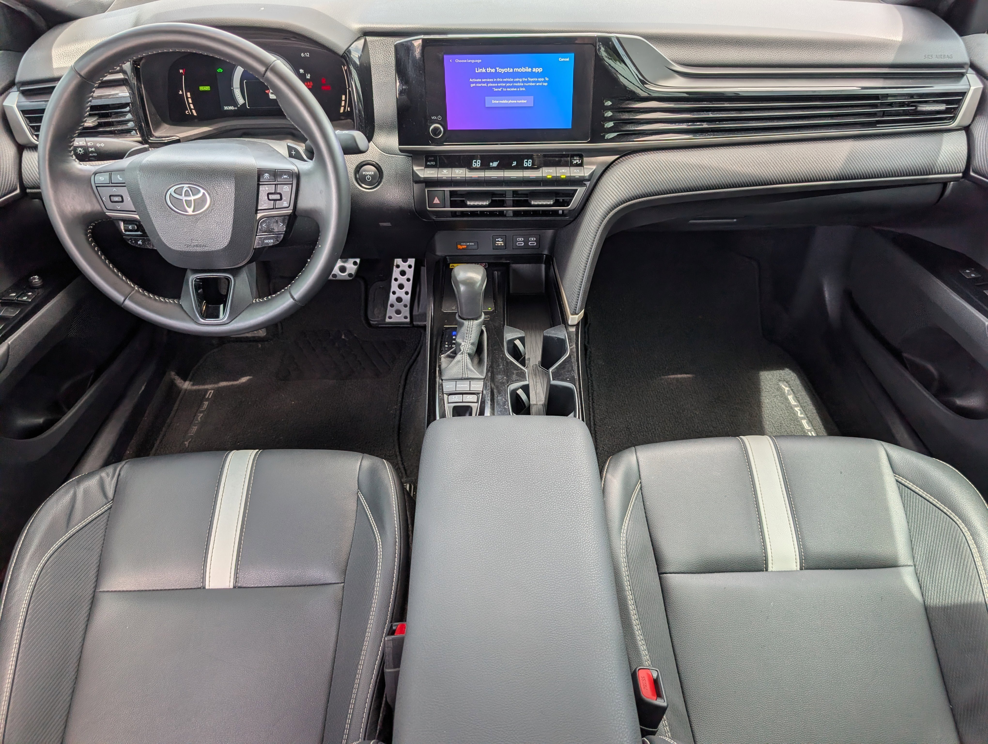 Used 2025 Toyota Camry SE FWD image 5