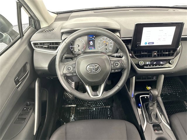Used 2023 Toyota Corolla Cross LE image 11