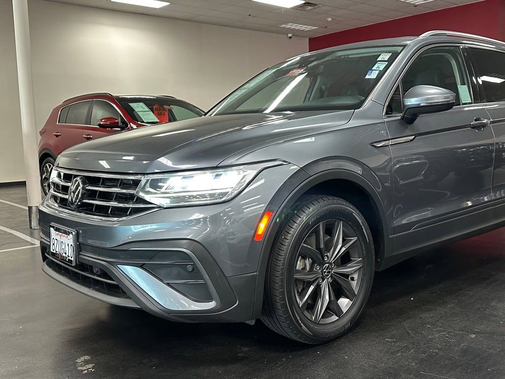Used 2022 Volkswagen Tiguan SE FWD image 11