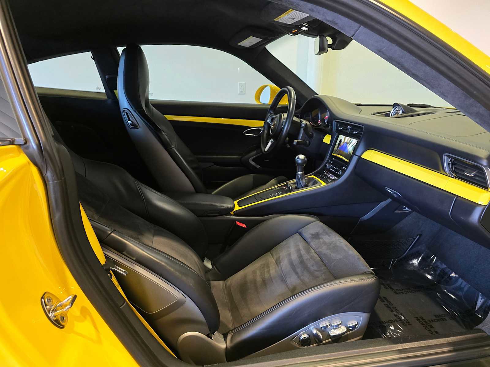 Used 2017 Porsche 911 Carrera S image 13