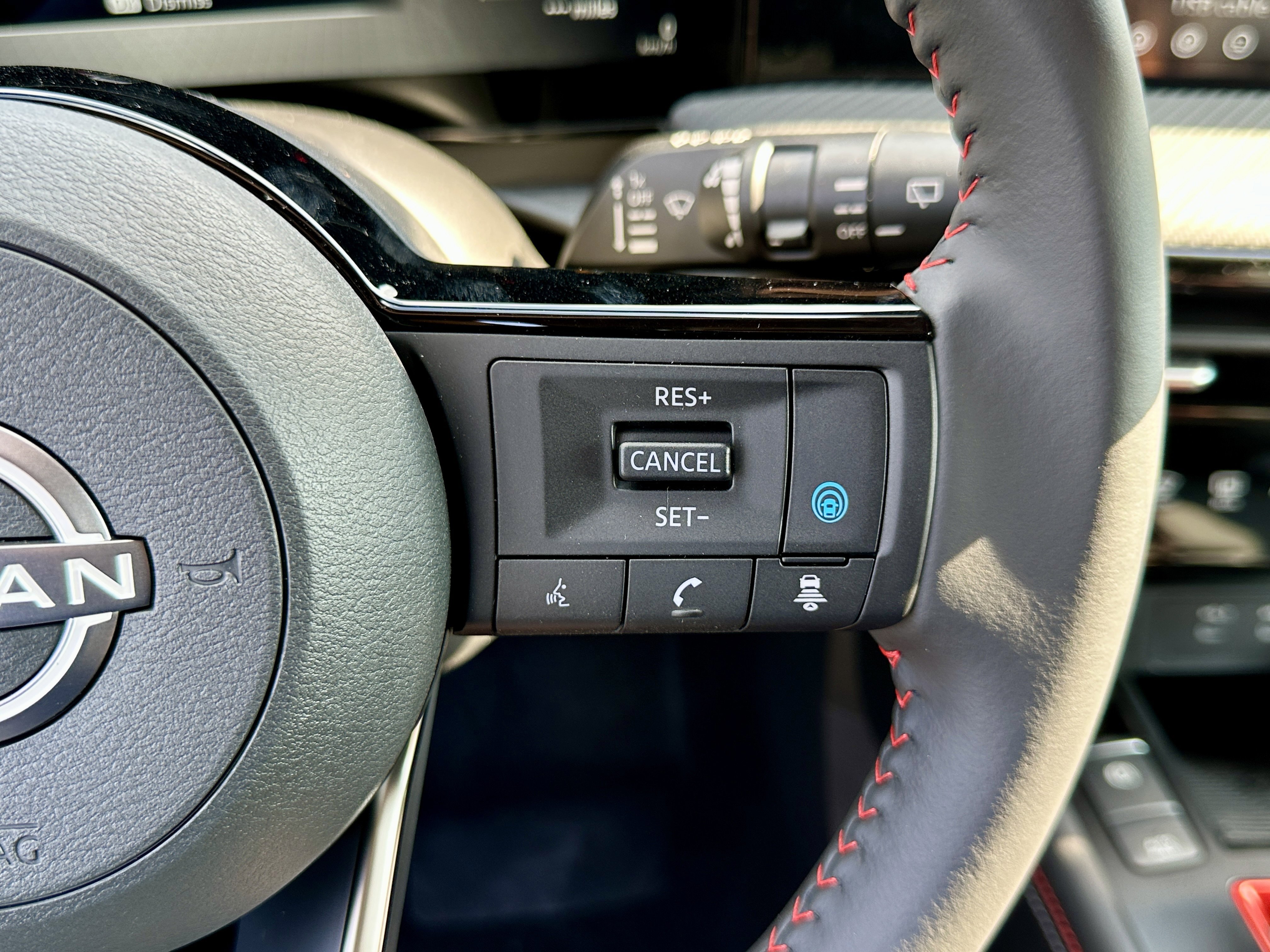 New 2026 Nissan Kicks SR AWD/4WD image 16