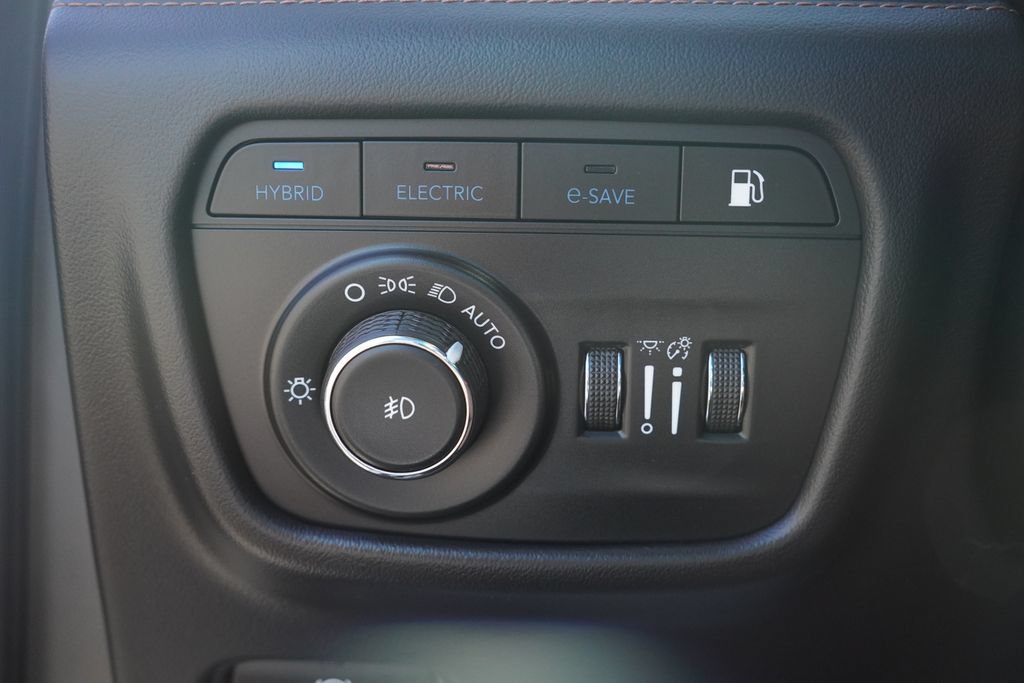 Certified 2022 Jeep Grand Cherokee Summit AWD/4WD image 20