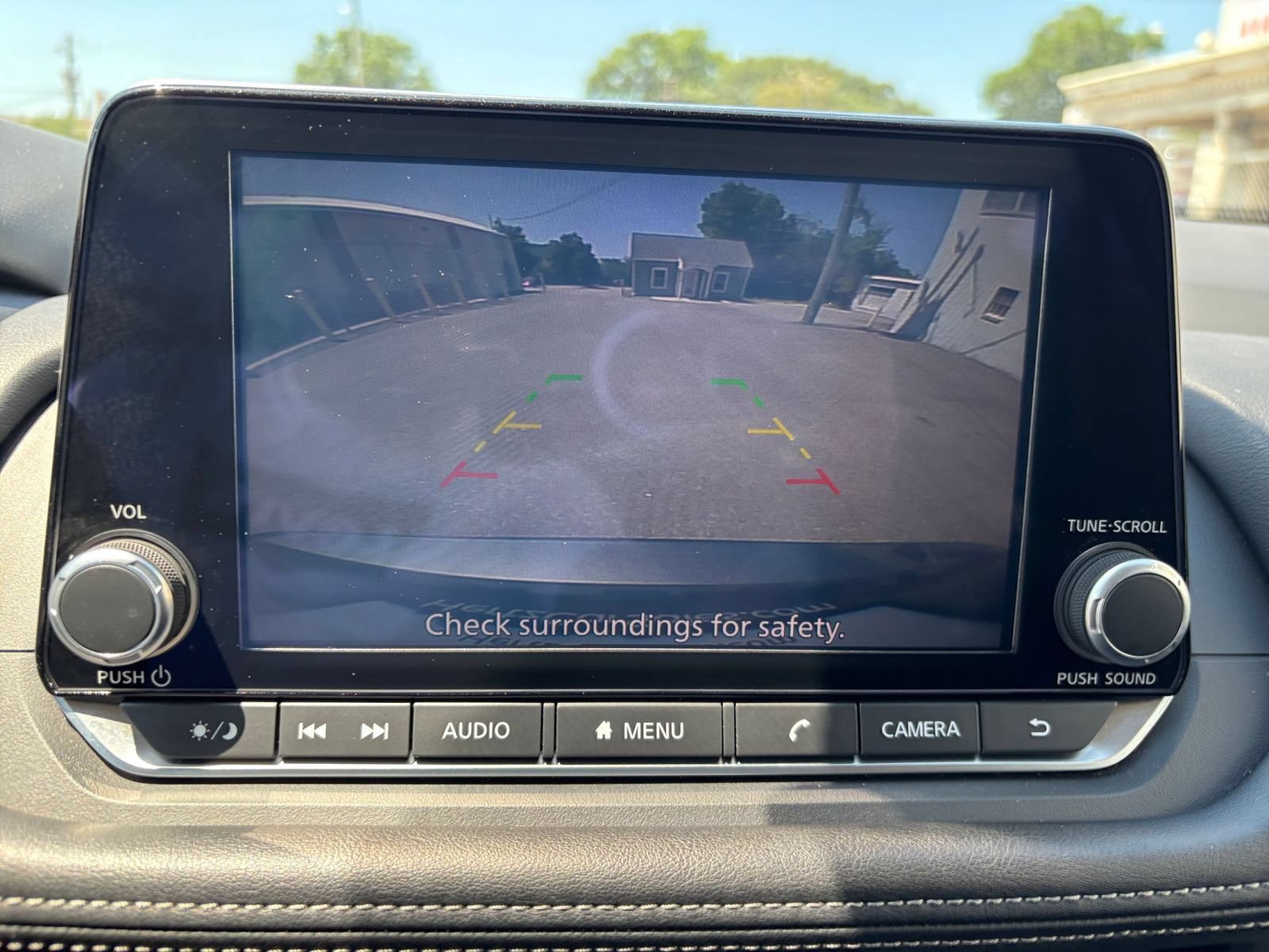 Used 2025 Nissan Rogue SV FWD image 27
