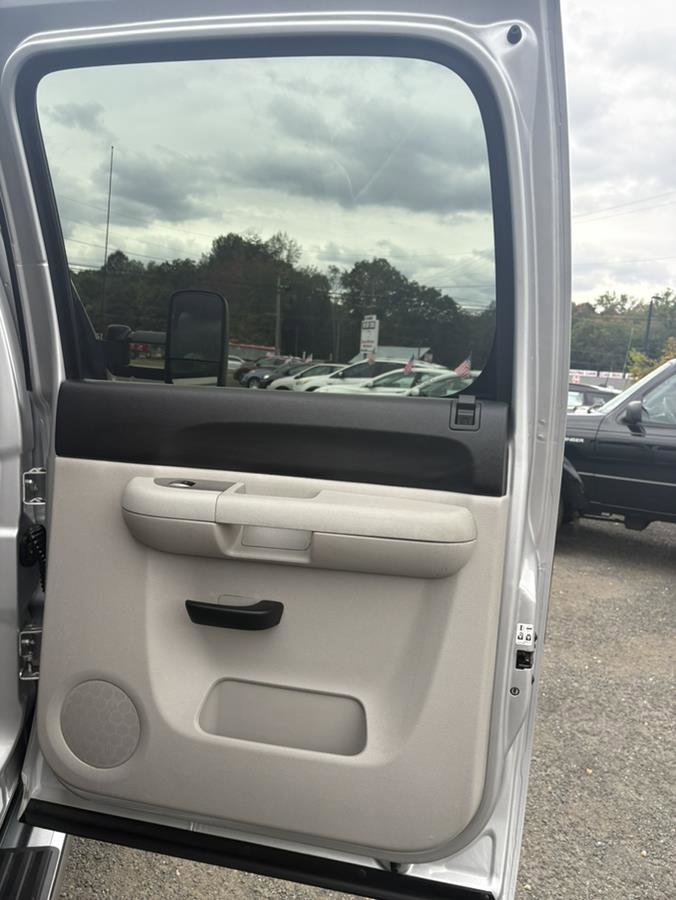 Used 2011 Chevrolet Silverado 3500 LT w/ Snow Plow Prep Package image 19