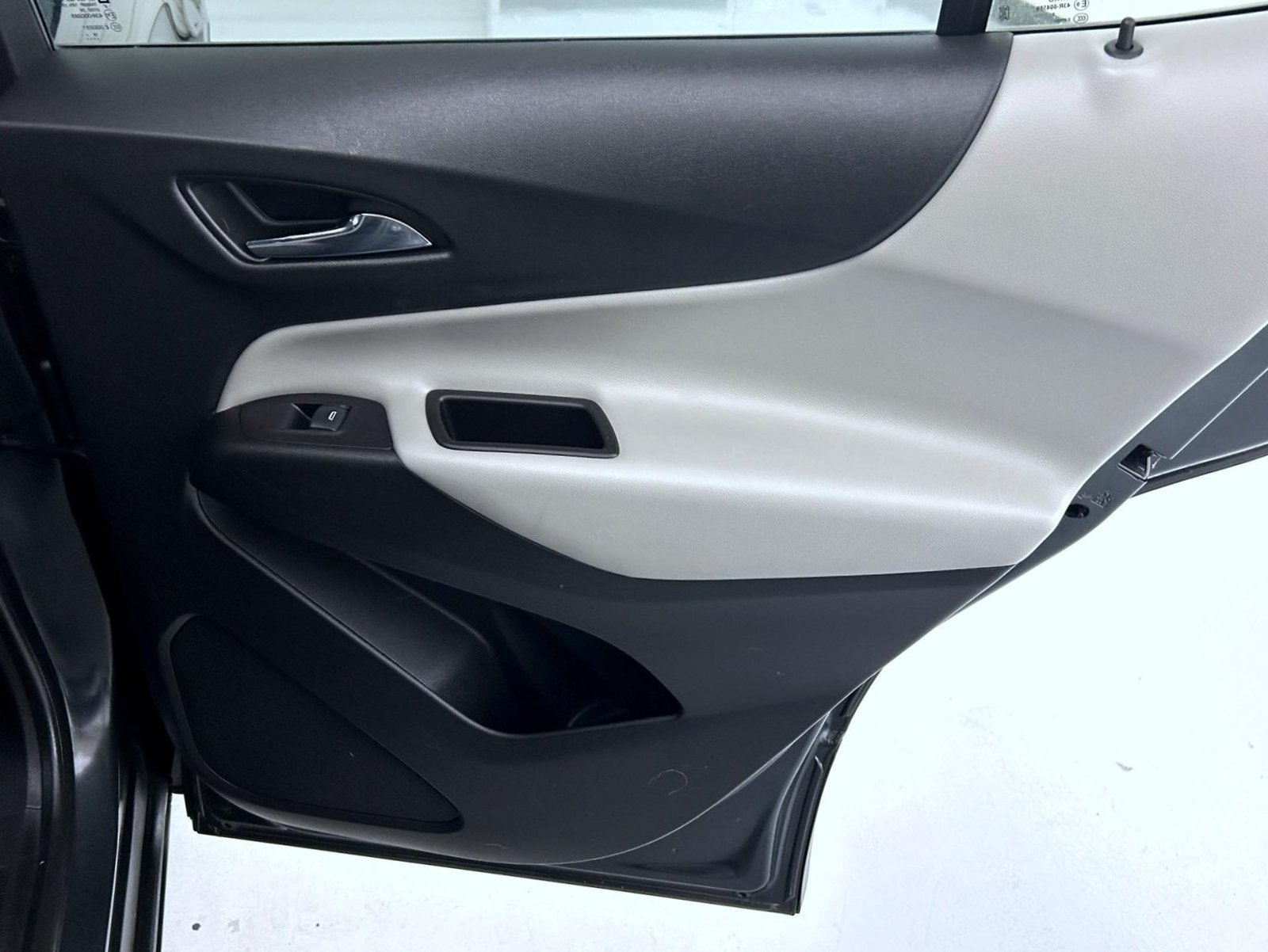 Used 2020 Chevrolet Equinox LT AWD/4WD image 17
