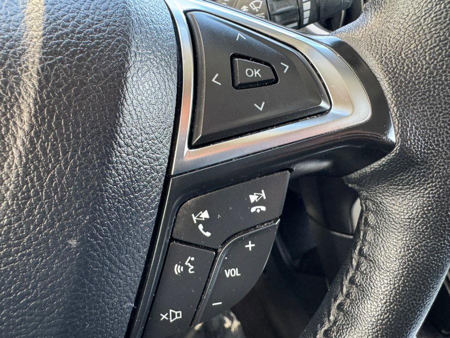 Used 2024 Ford Edge SEL AWD/4WD image 16