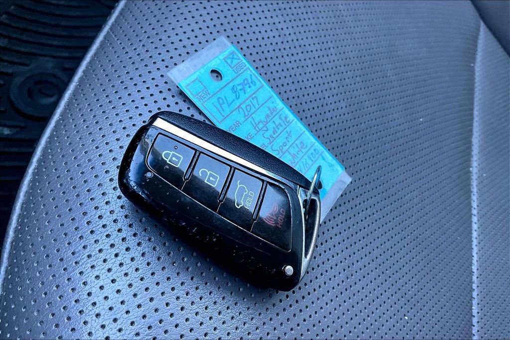 Used 2017 Hyundai Santa Fe Sport image 12