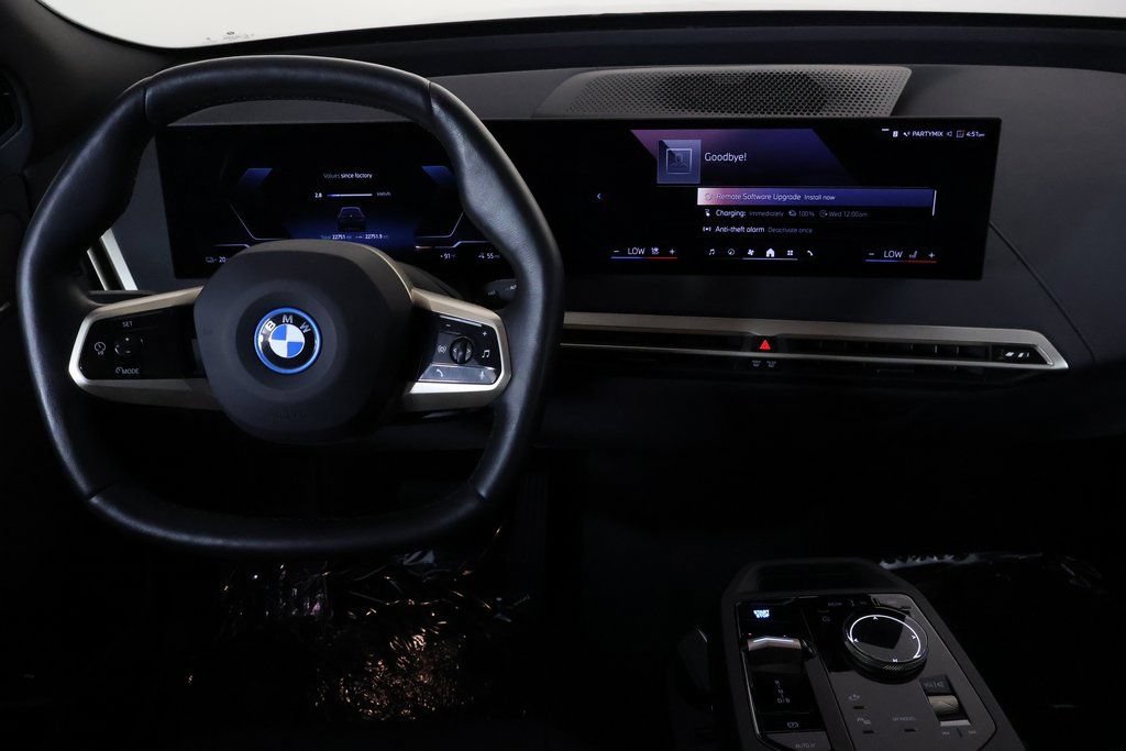 Certified 2024 BMW iX xDrive50 w/ Sport Package AWD/4WD image 8